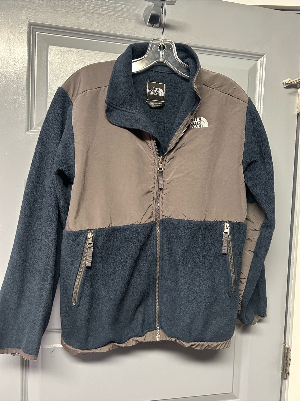 THE NORTH FACE Boys’ Denali full zip fleece jacket. Blue/gray. Size XL
